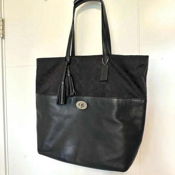 Coach Tote Signature Turn Lock Black Scarlet - Picture 3 of 14